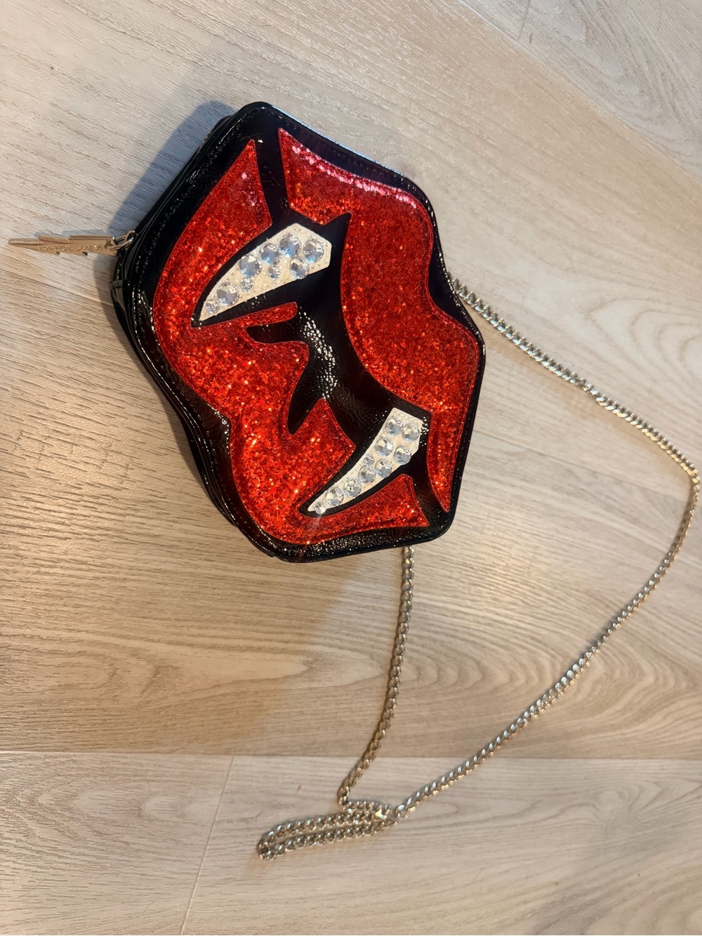 Betsey Johnson Glitter vampire Lip-Shaped Crossbody Bag in Red with Chain Strap